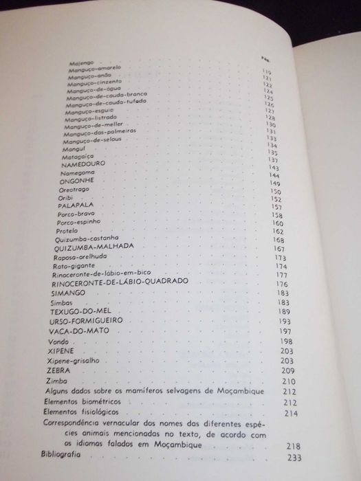Livro Abecedário dos mamíferos selvagens de Moçambique 1975 1ª edição