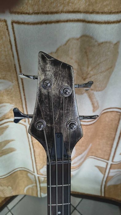 Gitara basowa Stagg SBF-40