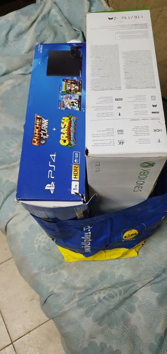 Pack of 2 Consoles: PS4 + Xbox + Extras64172206304514121