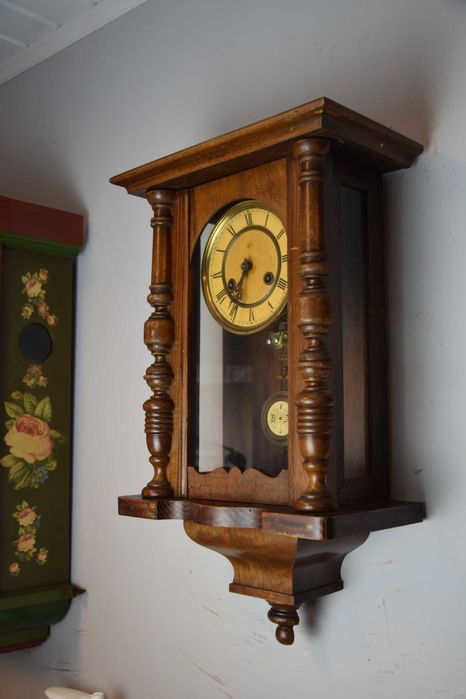 Wiszący zegar ścienny Junghans A06 - miniatura