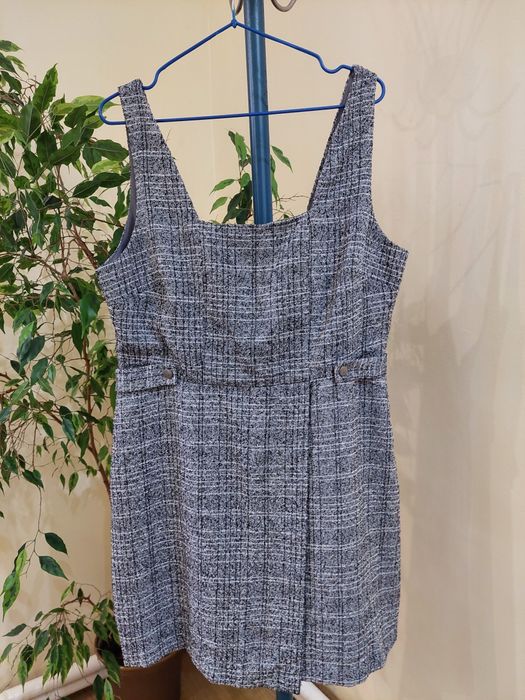 Жіночий сарафан .