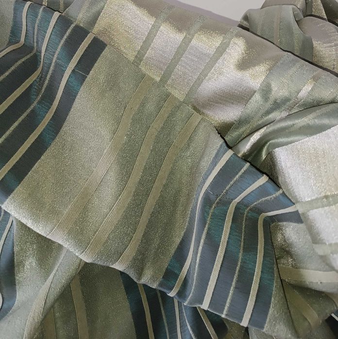 2 щільні зелені оливкові штори  225 х 220 см у смужку