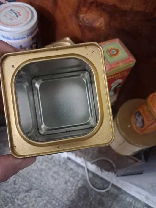 Zestaw puszek z lat 80 / 90