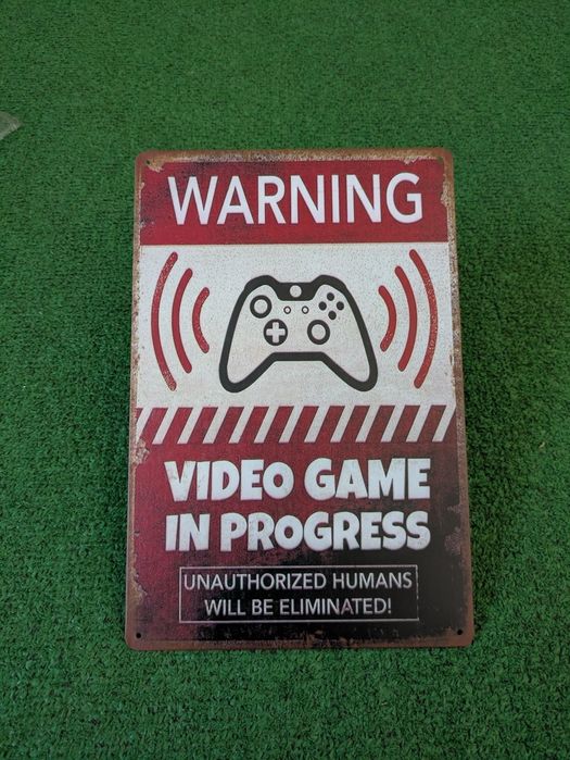 Placa Metálica Decorativa "Warning Video Game In Progress" – Estilo Vintage