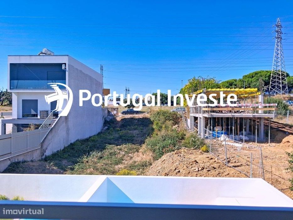 Terreno na Quinta da Amizade com projeto de moradia aprovado