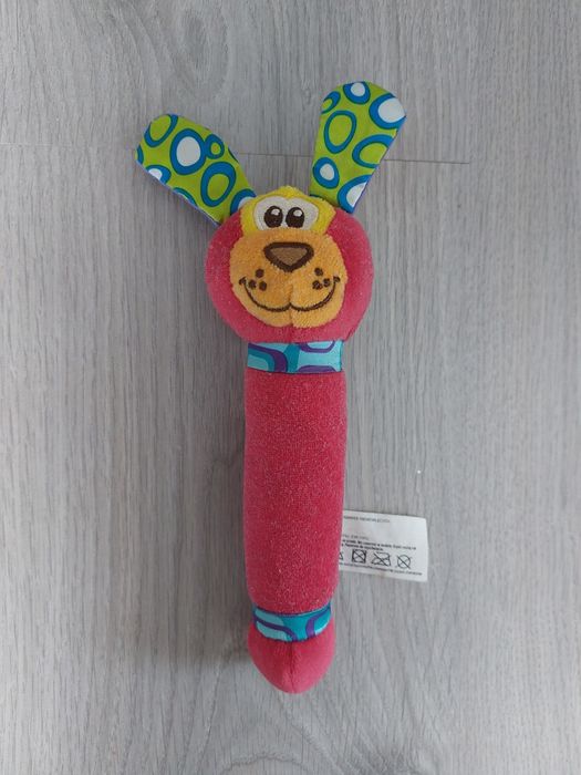 Piszcząca zabawka piesek, Playgro