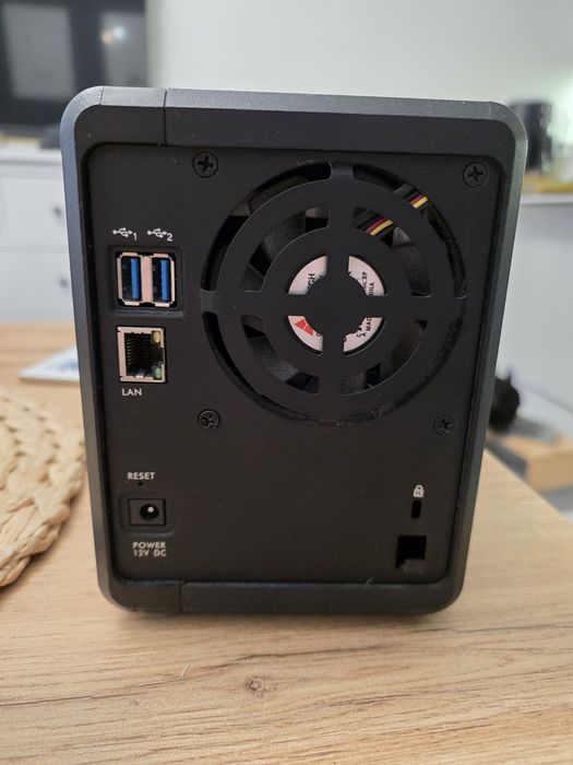 NAS Zyxel Nas326