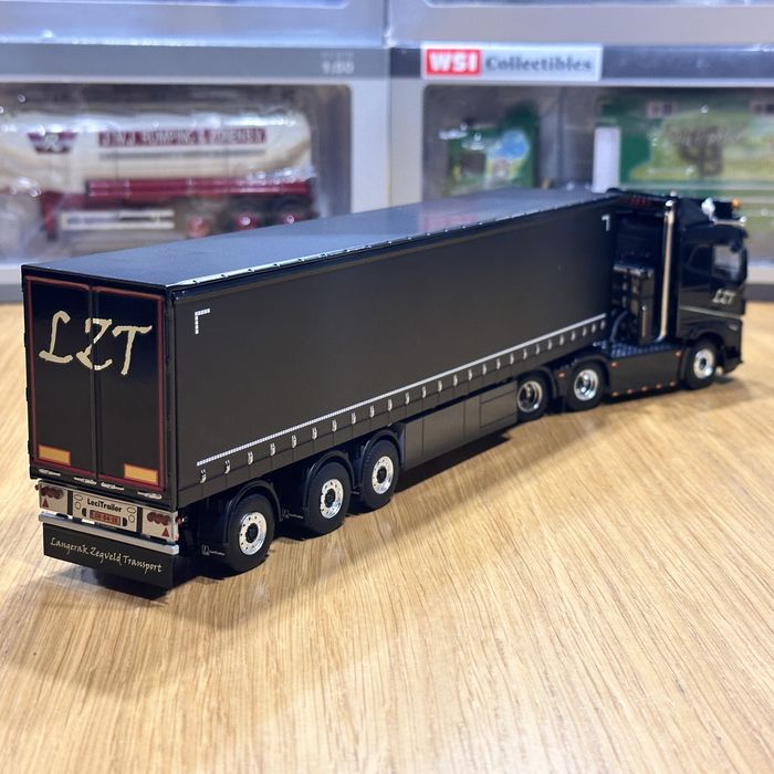 Model 1:50 WSI Volvo FH5 SC 6x2 + naczepa