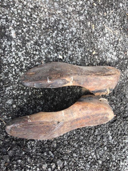 Lote de moldes antigos, em madeira, para fazer sapatos