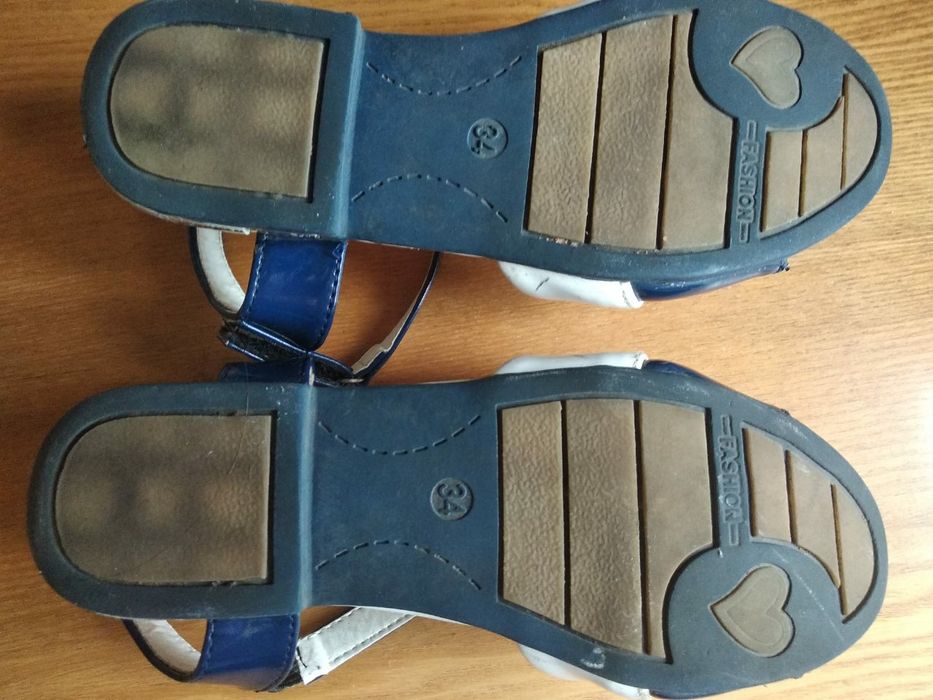 Босоножки детские нарядные, удобные