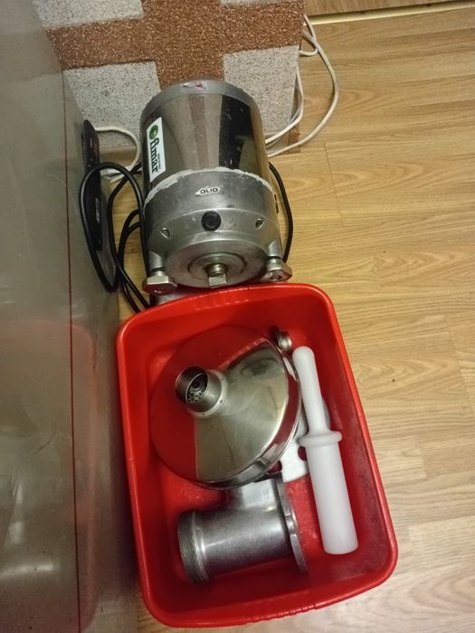 Мясорубка професійна