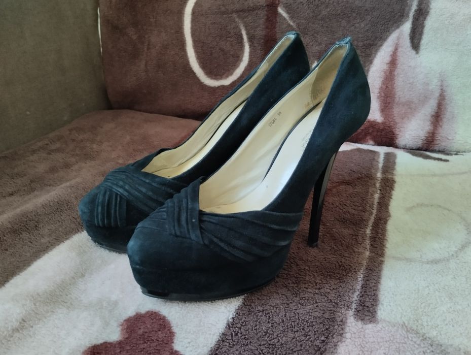 Туфлі жіночі на підборах, б/у.  38 розмір.