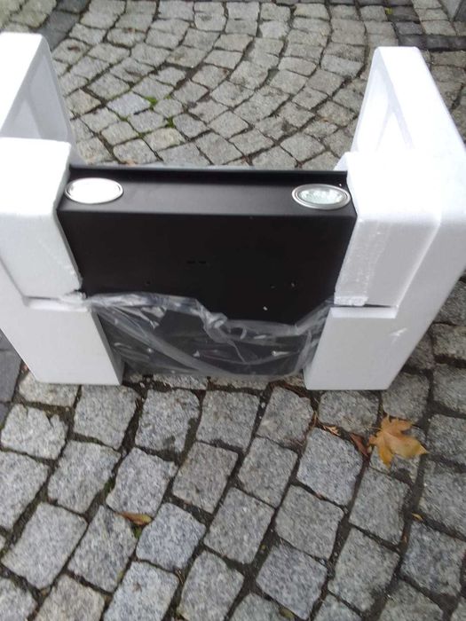 Czarny nowy okap kuchenny firmy respekta