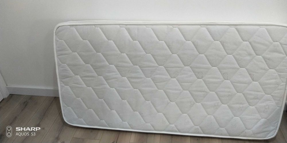 Colchão de berço/cama de bébé com resguardo