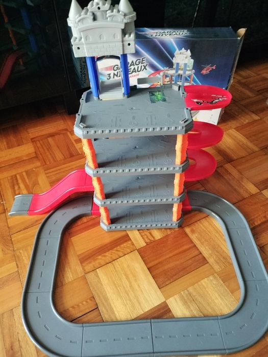 Pista garagem de carrinhos