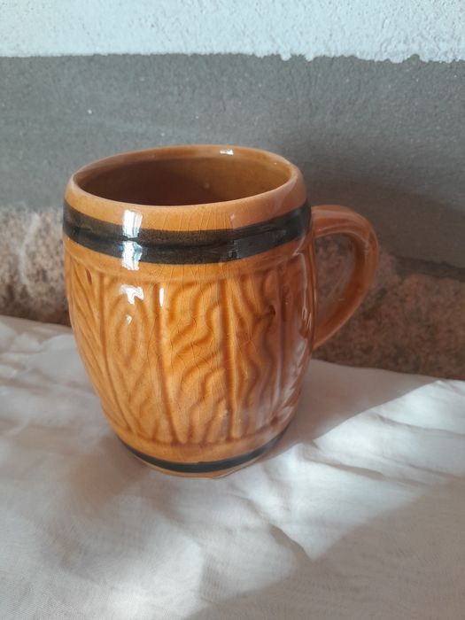 Antiga caneca fainca portuguesa caldas da rainha motivos natureza