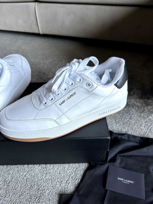 Tennis Saint Laurent (homem) Novos em caixa. n 43