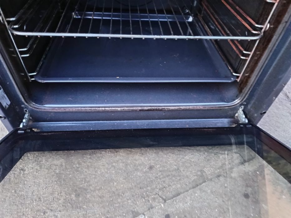 Forno elétrico  da marca Zanussi