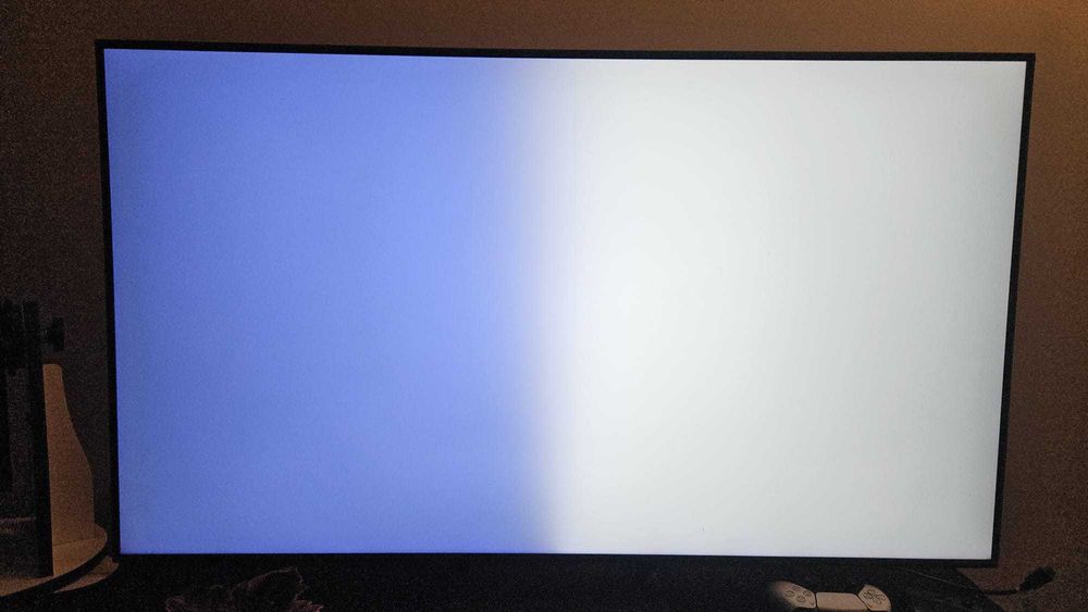 TV Samsung QE55Q70BA 55" – Funcional, com avaria no backlight