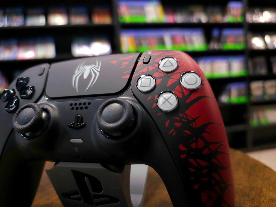 Limitowany Pad PS5 DualSense Edycja Spider-Man 2 - Sklep Będzie Granie Katowice