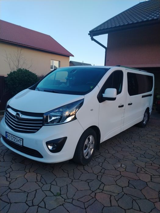 Opel vivaro 2015