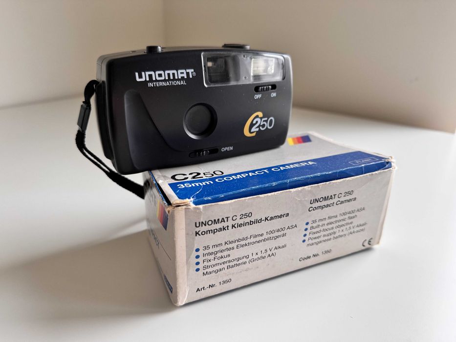 Плівковий фотоапарат Unomat C250 (1994 рік) / Капсула часу / Комплект
