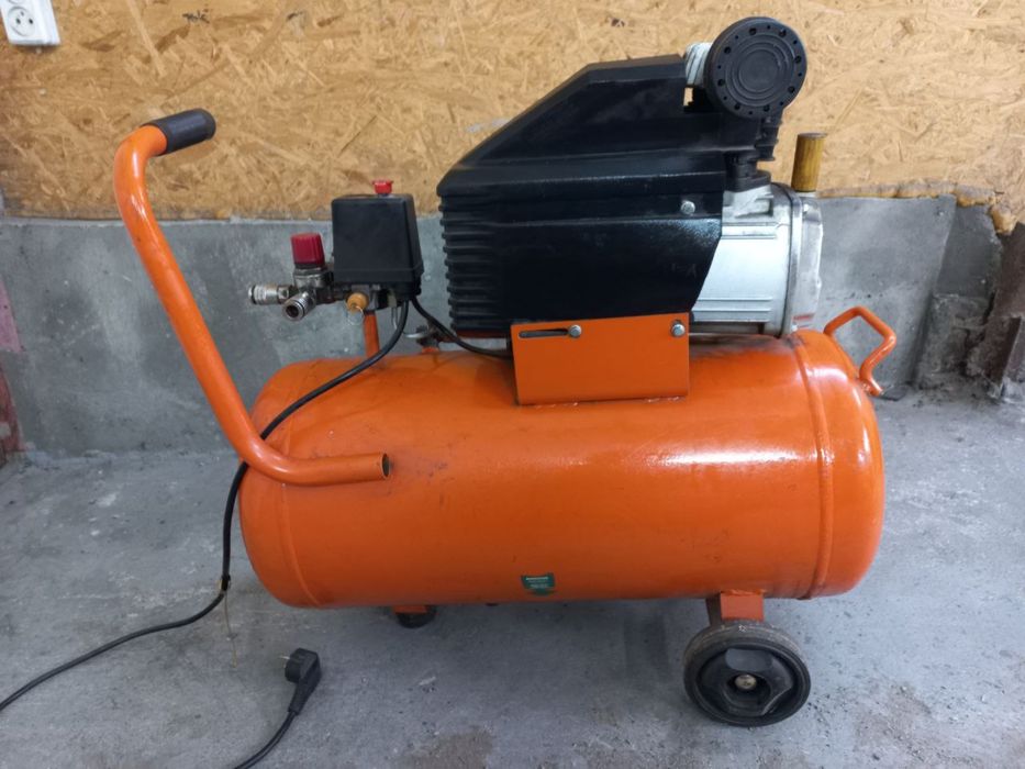 Компрессор Grad 1,5 кВт 50л