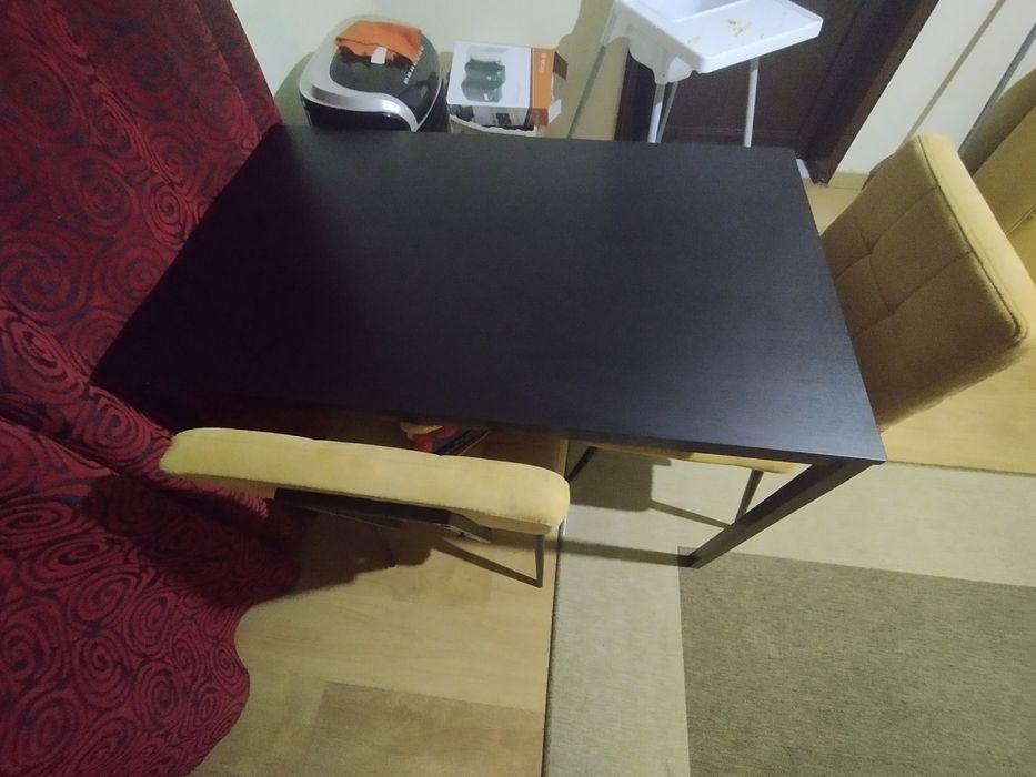 Mesa em perfeito estado