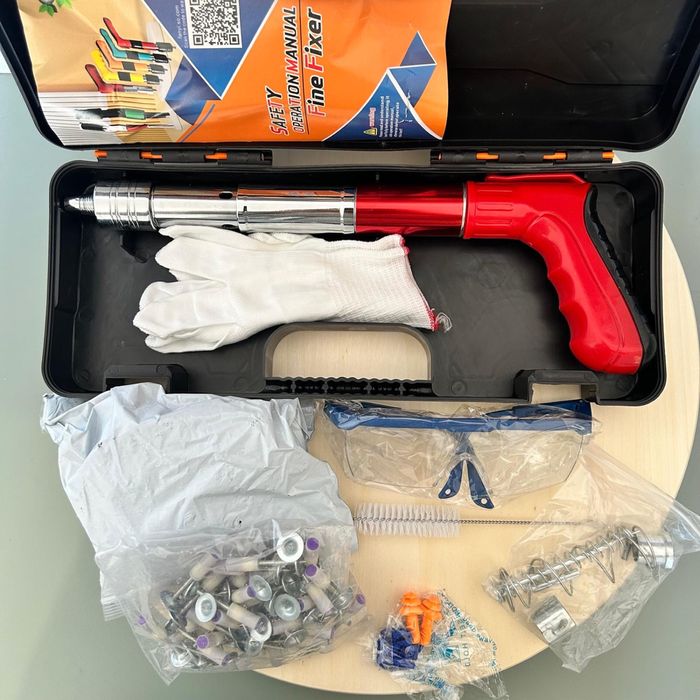 Pistola de pregos para betao e paredes
