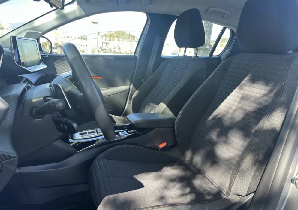 Peugeot 208 de 2022 automatico para alugar