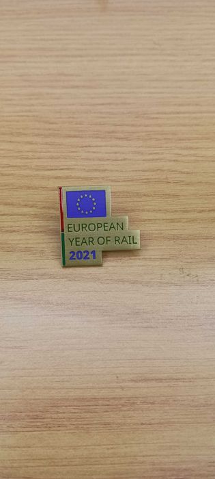 Pins / lanyards empresariais / ferroviários