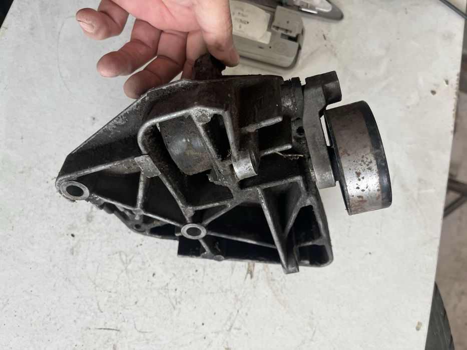 інші мото Ролік двигуна bmw e46 e39 2,0d m47 інші мото запч