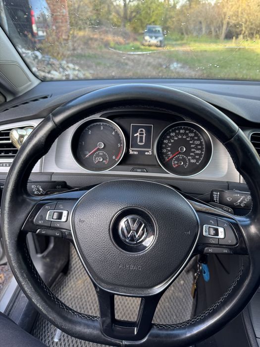 Автомобіль у відмінному технічному  та візуальному стані . Сімейне авт