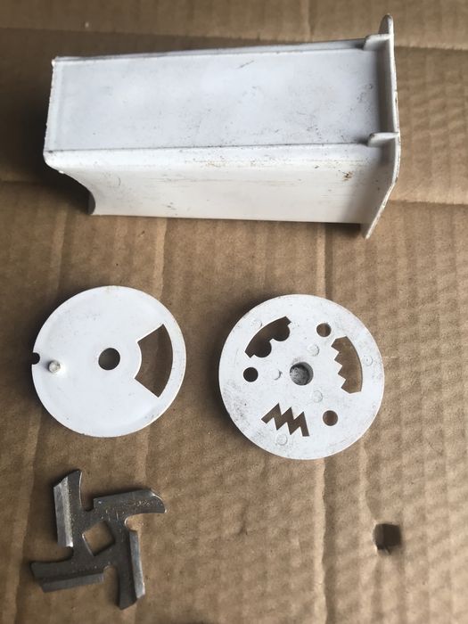 Продам деталі до м’ясорубки ,,Белвар.