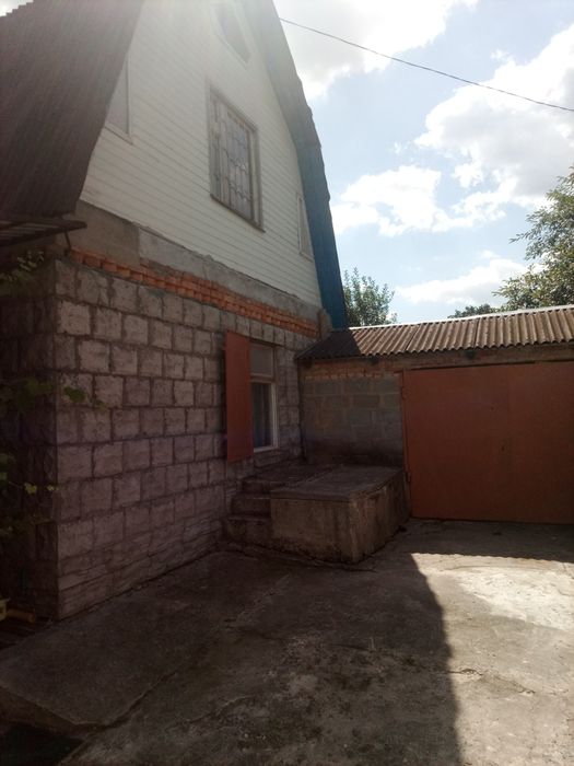 Продам дачу біля лісу