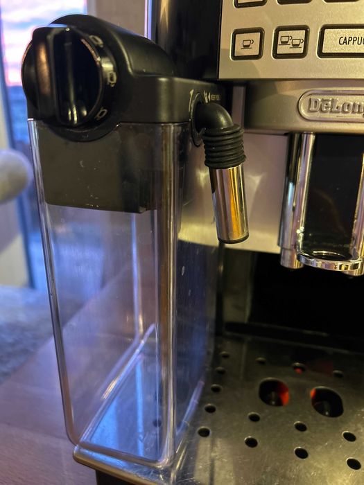 Ekspres do kawy De'Longhi Magnifica S ECAM 22.360.B 1,8l