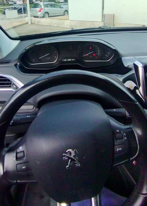 Peugeot 2008 Style 1.6 BlueHDi — photo 5