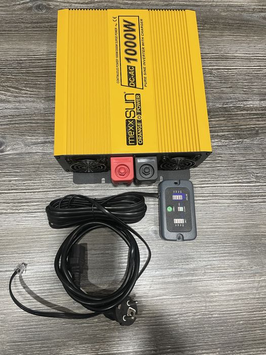 инвертор з автоматичною зарядкою , з пультом, чиста синусоїда