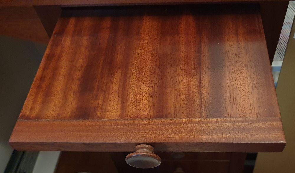 Secretária Vintage Anos 50/60 em Madeira Maciça + Cadeira – Conjunto Completo