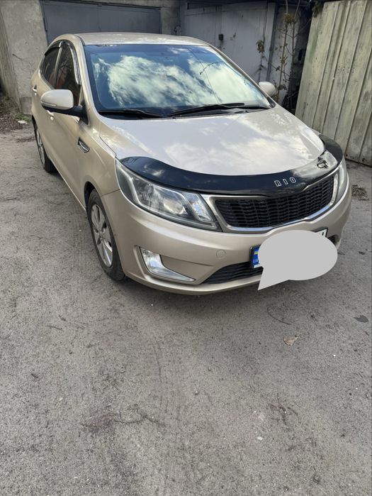 Продам автомобіль KIA RIO 3
