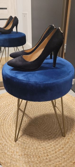 Czarne szpilki zamszowe