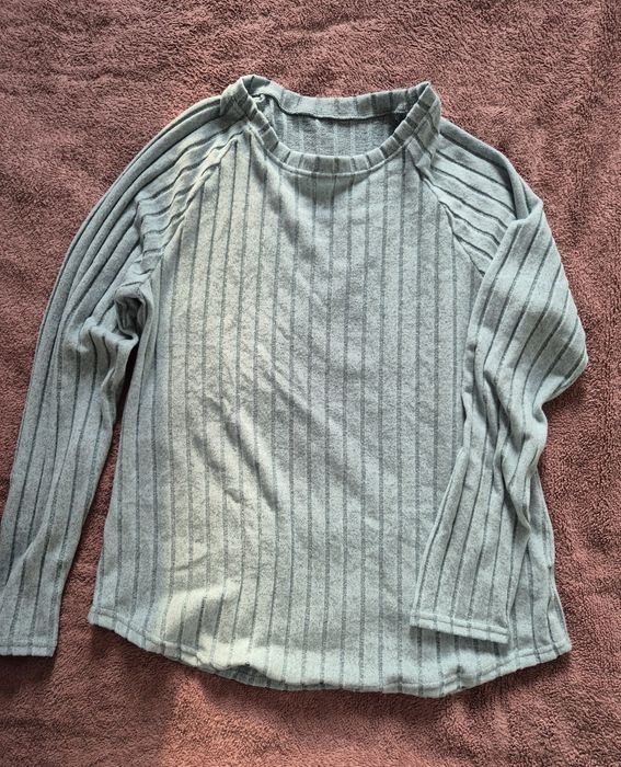 Sweter błękitny rozm. S