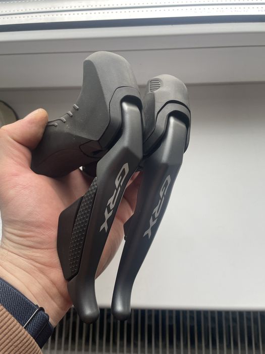 Nowe klamkomanetki Shimano GRX RX815 Di2 – 2x11
