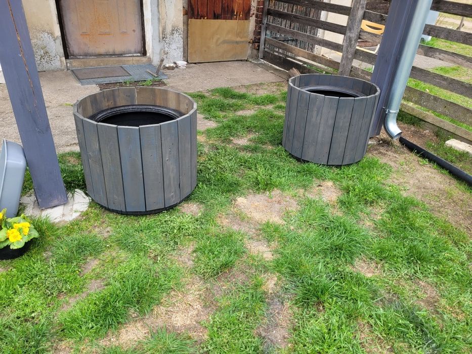Duże donice ogrodowe