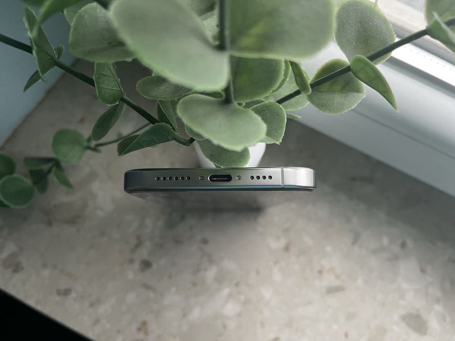 iPhone 16 pro max biały/white igla stan