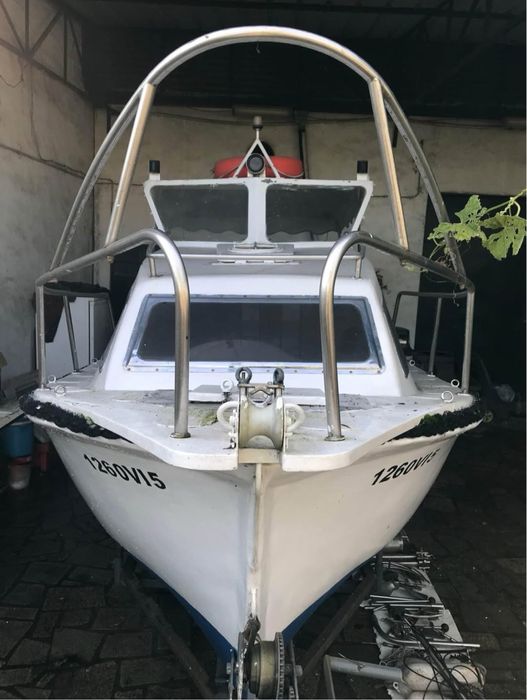 Barco de pesca e recreio