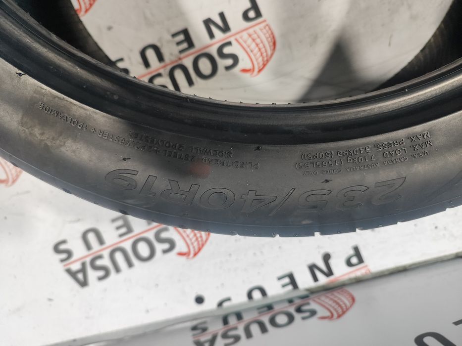 2 pneus semi novos 235-40R19 Hankook - Oferta dos Portes