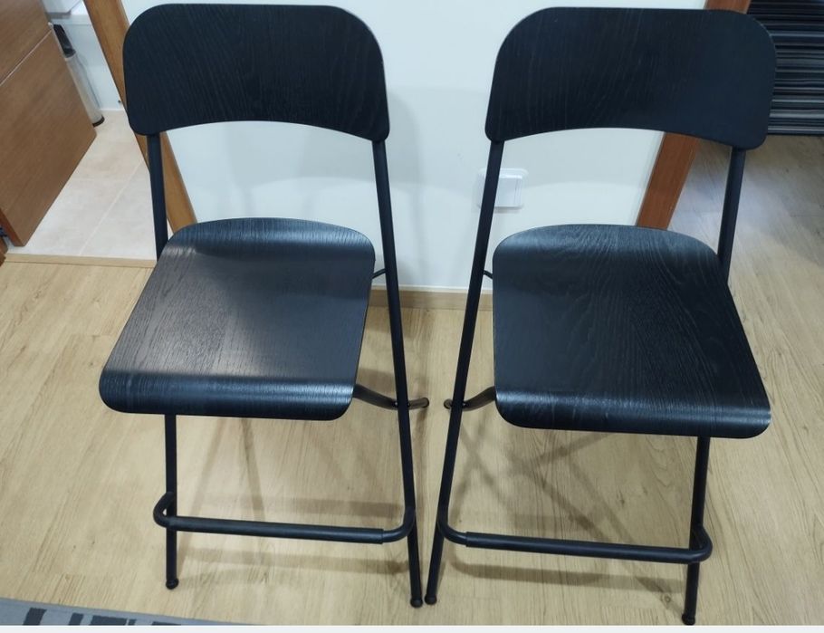 2 Cadeiras altas IKEA de balcão como novas (20€/cada)