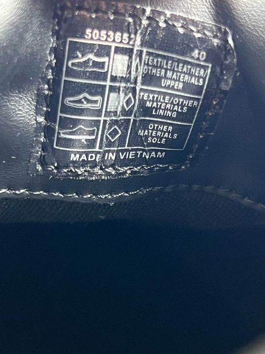 Buty damskie czarne sneakersy Boss Titanium 40