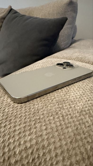iPhone 15 Pro Max 256GB – Titânio Natural + capa Mous